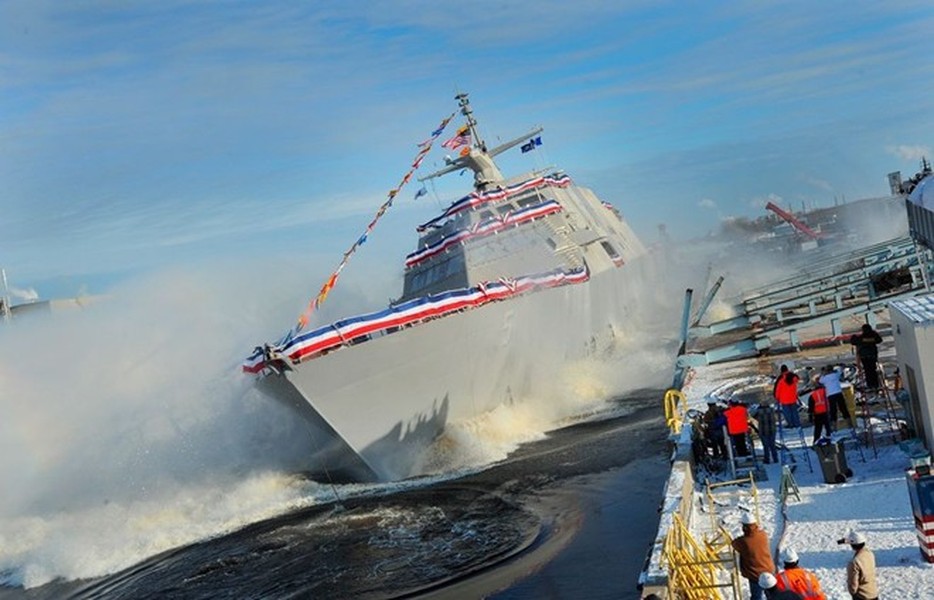 USS Milwaukee (LCS 5) là chiếc thứ 5 thuộc lớp  tàu chiến duyên hải (LCS) và thứ 3 thuộc phiên bản Freedom. Nó được hạ thủy vào tháng 12/2013. Hải quân Mỹ đưa tàu vào hoạt động từ ngày 21/11.